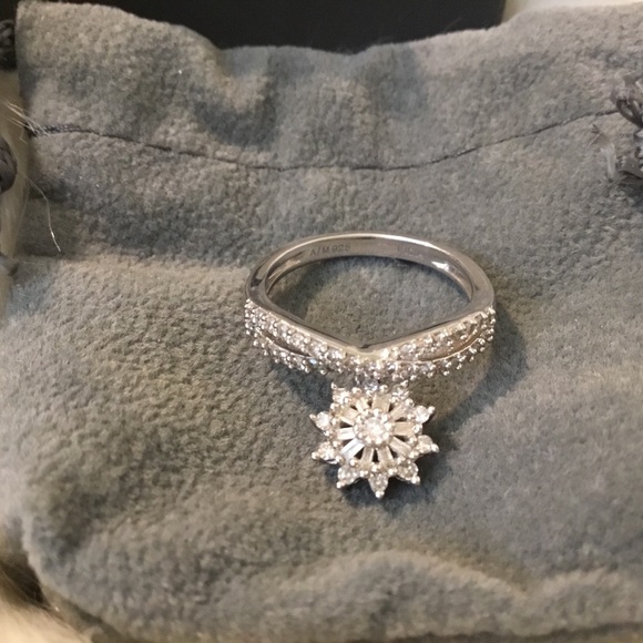 NWT Diamond Treasures SS 0.50TCW Diamond Sun Dangle Charm Crisscross Ring - Picture 11 of 16